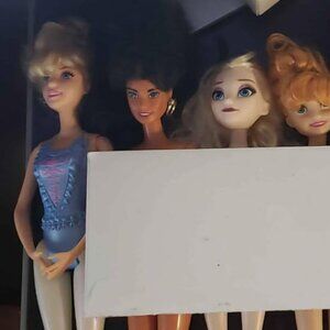 All for $15 or TRADE 8 Disney dolls mattel hasbro + 2 hairbrushes + 2 tiaras+1 p